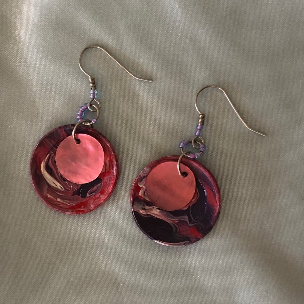 💎 Hand-painted iridescent earrings